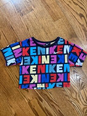 Girl’s Nike Crop Top Shirt. Size 3T. Like New Condition.